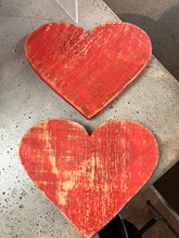 Charger l&#39;image dans la galerie, Red Wooden Heart Decor
