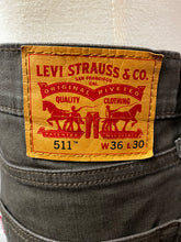 Charger l&#39;image dans la galerie, Levi&#39;s 511 Jeans (Size W36-L30)
