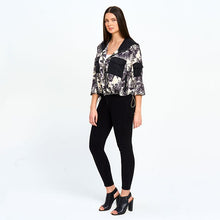 Cargar imagen en el visor de la galería, Red Coral Printed Bomber Jacket With Hood (Only 2 Left)
