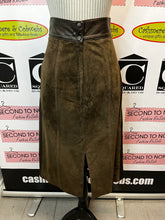Load image into Gallery viewer, Danier Brown Suede Skirt (Size 12)
