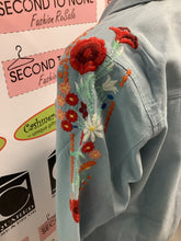 Charger l&#39;image dans la galerie, 100% Cotton Embroidered Sleeve Denim-Type Jacket (3 Colours)
