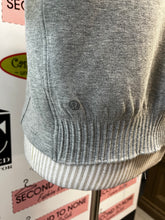 Charger l&#39;image dans la galerie, Lululemon NTS Cropped Top (Size S)
