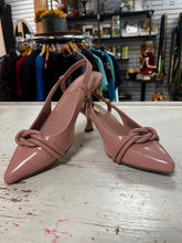 Charger l'image dans la galerie, Kenneth Cole Slingback Heels (Size 7.5)
