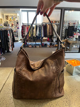 Cargar imagen en el visor de la galería, Brown Large Shoulder Bag
