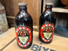 Cargar imagen en el visor de la galería, Rare Antique Bixel Brewing &amp; Malting Co. (Brantford) Box &amp; Full Beer Bottles
