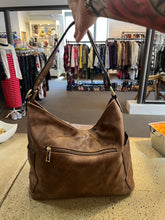 Cargar imagen en el visor de la galería, Brown Large Shoulder Bag
