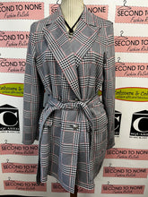 Load image into Gallery viewer, Super Soft Houndstooth Jacket (Size M)
