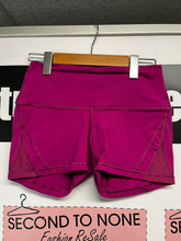 Cargar imagen en el visor de la galería, Lululemon Pink Spandex Shorts (Size 6)
