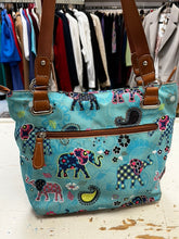 Charger l'image dans la galerie, Stone Mountain Elephant Purse
