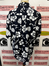 Load image into Gallery viewer, Assorted Men's Hawaiian/Beach Shirts (11 Options)
