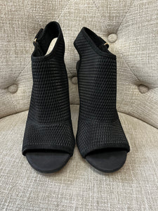 Aldo Black Textured Heels (Size 8)