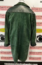 Cargar imagen en el visor de la galería, The Olde Hide House Dark Green Leather Jacket (Size 6)
