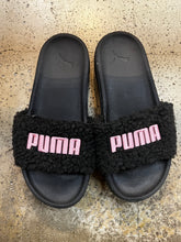 Load image into Gallery viewer, Puma Platform Sherpa Slides (Size 7)
