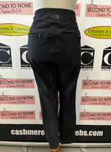 Charger l'image dans la galerie, The North Face Black Activewear Pants (Size L)
