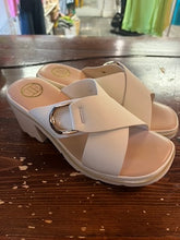 Cargar imagen en el visor de la galería, Chunky-Heel Sandal (2 Colors)
