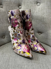 Charger l&#39;image dans la galerie, Anne Michelle Floral Heeled Boots (Size 10)
