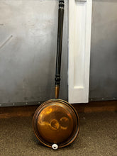 Cargar imagen en el visor de la galería, Antique Copper Bed Warmer
