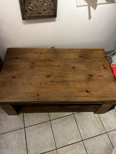 Cargar imagen en el visor de la galería, Wooden Coffee Table
