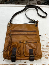 Charger l'image dans la galerie, Nino Bossi Leather Manhattan Maven Crossbody
