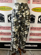 Load image into Gallery viewer, Melanie Lyne Floral Jeans (Size 12)
