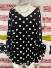 Load image into Gallery viewer, Frank Lyman B&amp;W Polka Dot Blouse (Size 14)
