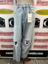 Cargar imagen en el visor de la galería, NWT Zara Classic Mom Jeans (Size 14)
