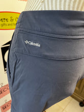 Charger l&#39;image dans la galerie, Columbia Shorts (Size 10)
