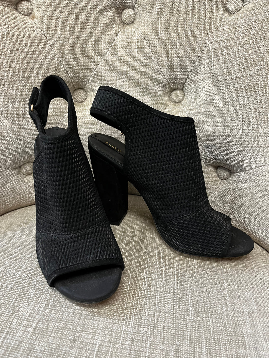 Aldo Black Textured Heels (Size 8)