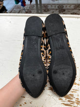 Charger l'image dans la galerie, Soft Knit Cheetah Print Flats (Size 9)
