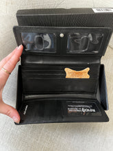 Cargar imagen en el visor de la galería, Club Rochelier Clutch Leather Wallet (New in Box)
