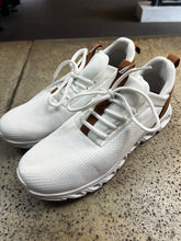 Cargar imagen en el visor de la galería, Nautica Fitness &amp; Training Shoes (Size 8)
