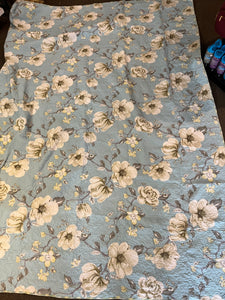 Light Blue Floral Quilt (Queen Size)