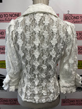 Charger l'image dans la galerie, Foxiedox White Lace Top (Size XS)
