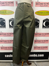 Load image into Gallery viewer, Made In Italy Relaxed Fit Jeans (2 Colors)
