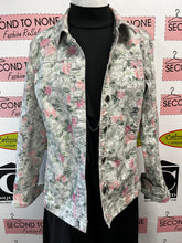 Load image into Gallery viewer, Rose Print Denim-Like Jacket (Size S)
