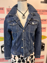 Cargar imagen en el visor de la galería, Calvin Klein Denim Jacket (Size S)
