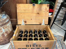 Cargar imagen en el visor de la galería, Rare Antique Bixel Brewing &amp; Malting Co. (Brantford) Box &amp; Full Beer Bottles
