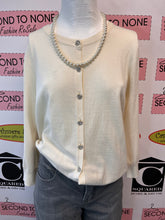 Load image into Gallery viewer, Cable &amp; Gauge Heart Button Cardigan (Size M)
