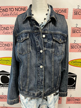 Load image into Gallery viewer, GAP Classic Denim Jacket (Size XL)
