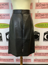 Charger l&#39;image dans la galerie, Linea Phillips Leather Midi Skirt (Size 13)
