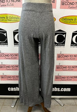 Cargar imagen en el visor de la galería, Lemon Knit Lounge Pants (Size M)
