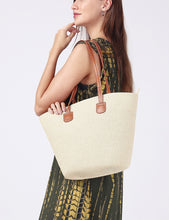 Load image into Gallery viewer, Straw Tote Bag (Only 1 Left!)
