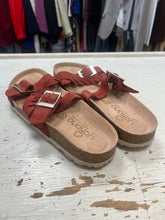 Charger l'image dans la galerie, Yokono Rust Red Braided Leather Sandals (Size 7)
