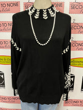 Cargar imagen en el visor de la galería, Leo &amp; Ugo Snowflake Sleeve Sweater (Size 4)
