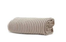 Charger l&#39;image dans la galerie, Ripple Texture Reversible Fleece Throw (3 Colors)
