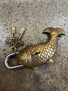 Chunky Brass Fish Lock & Keys