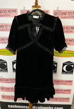 Cargar imagen en el visor de la galería, NWT Point Zero Velvet Dress (Size S)
