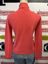 Load image into Gallery viewer, True Character 100% Cashmere Top (Size M)
