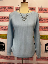 Cargar imagen en el visor de la galería, Pearl Cold Shoulder Sweater (Size L)
