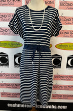 Cargar imagen en el visor de la galería, Navy Striped T-Shirt Dress (Size L)
